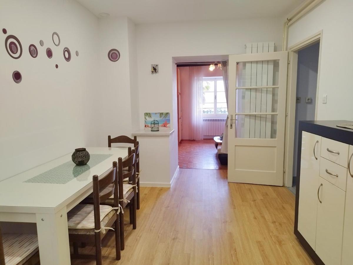 Apartment Ane ดรามัลย์ ภายนอก รูปภาพ
